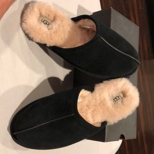 Uggs M scuff slippers